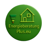 Ein Energieberater in Berlin analysiert die Gebäudedaten eines Wohnhauses zur Optimierung des Energieverbrauchs.